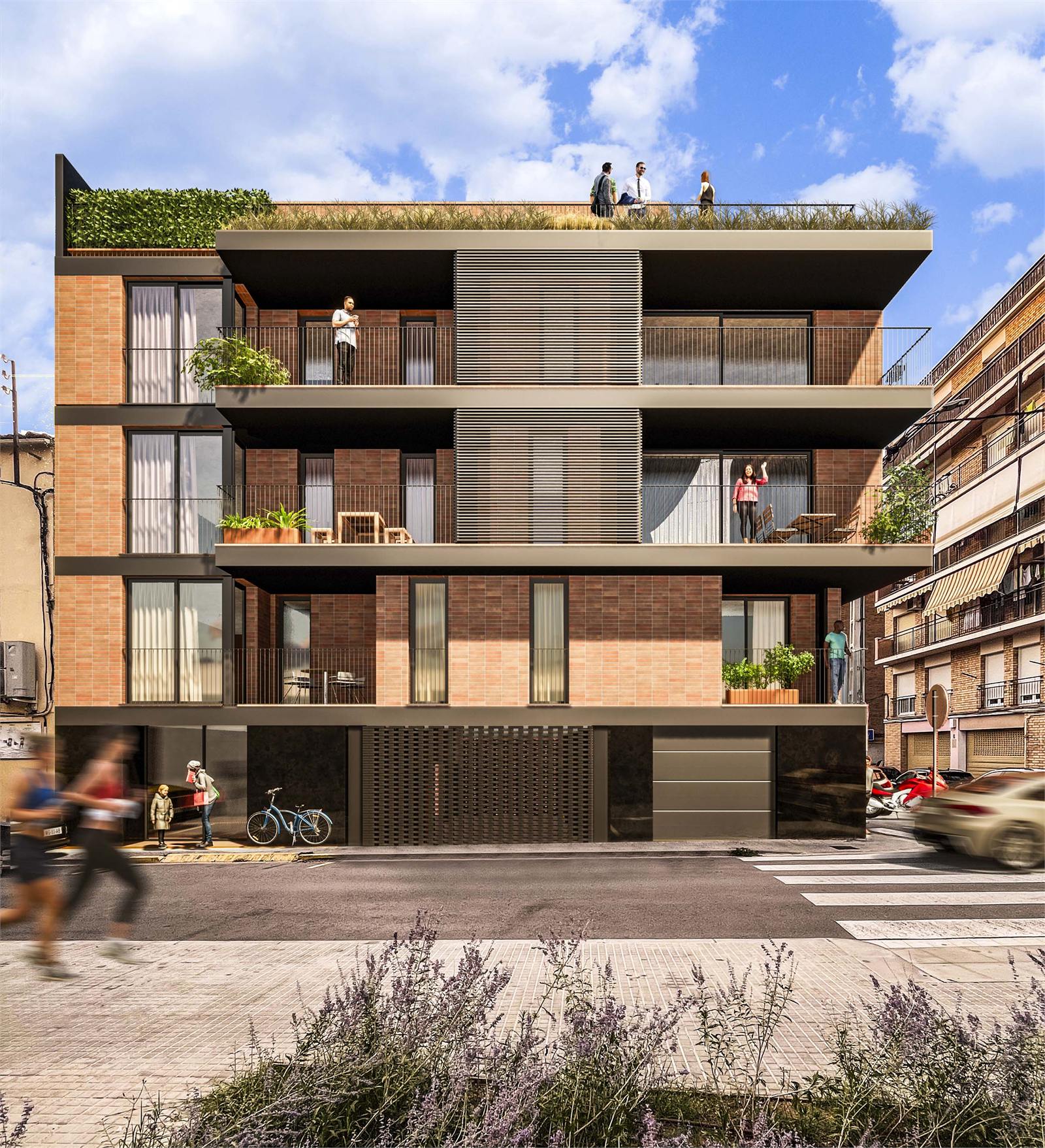 La façana del carrer Major sencera: tres plantes d'obra vista amb balconeres verticals i terrasses, la gelosia i la porta del garatge a la planta baixa i la coberta enjardinada al capdamunt